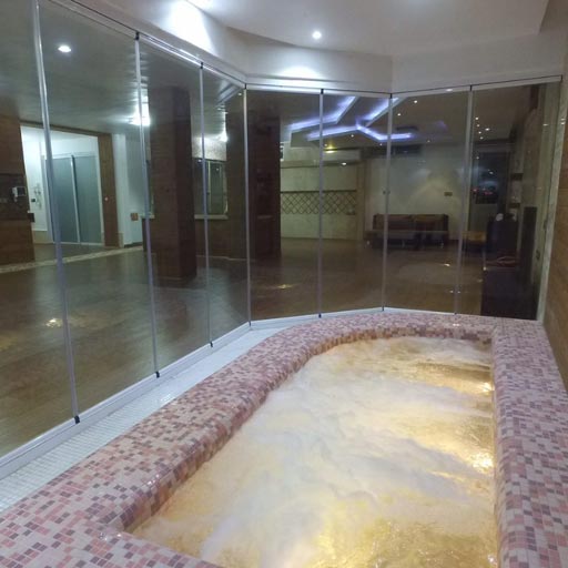 طراحی و اجرای پنجره شیشه ای تاشو